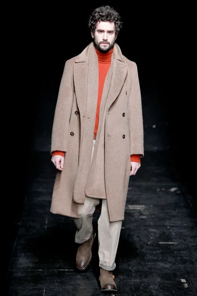 Look 1